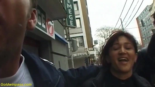 Redhead busty anne seçilmiş yukarı için büyük horoz kahrolası