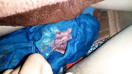 Benim gf orta parmak içinde kedi