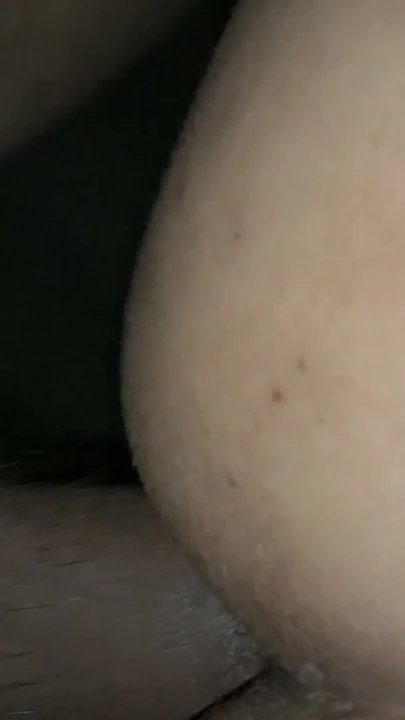 Desi Hint Assam bhabhi köpek pozisyonunda erkek arkadaşının büyük sikiyle sertçe sikiliyor | Klip 2