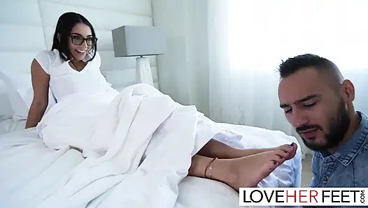 Asosyal latin Madison Wilde sert sikilmeyi seviyor