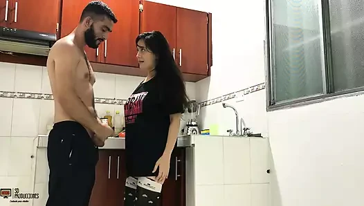 Zengin ve sert sikilen güzel minyon azgın derlemesi - İspanyolca porno