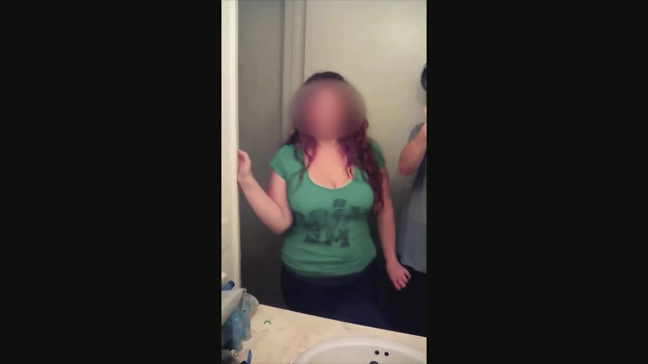 St pat's day büyük baştankara pawg kızıl saçlı bj verir, göğüslerinin her yerine cum alır
