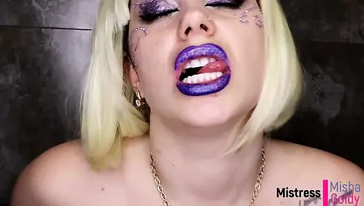 Giantess seni canlı canlı yemeden önce salya akıtıyor ve boşalıyor