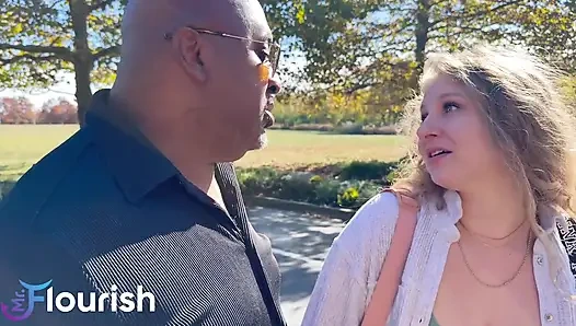 Ivy Mrflourish'den onunla otelde buluşmasını istedi