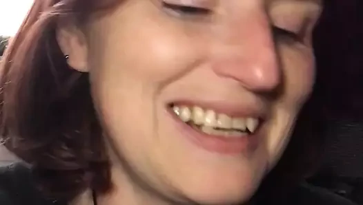 Bu sabah çok fazla kahve içtikten sonra bahçıvanlıktan fırladığımda ıslanmamaya çalışıyorum.