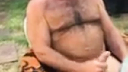 baba okşayarak dışarıda