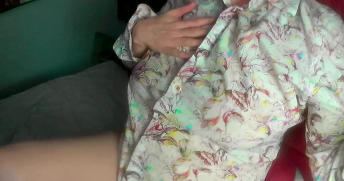 Bugün bana göğüslerini göster