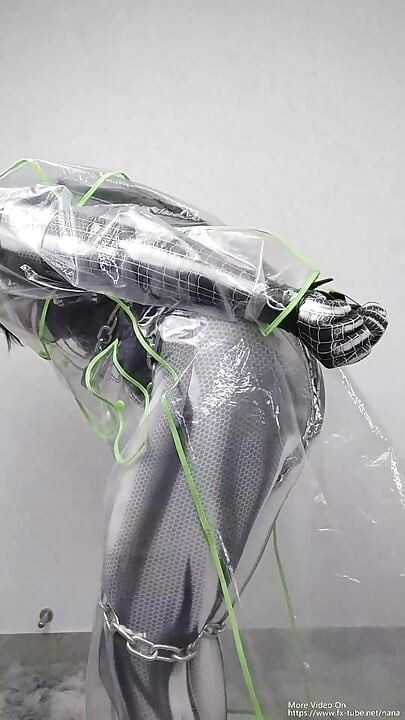 Nana Zentai orgazm oluyor