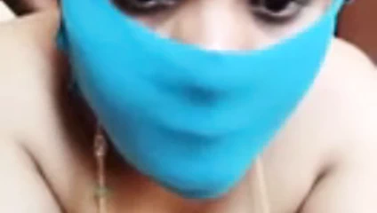 Tamil sıcak çift maske ile kilitlenme sırasında evde seks zevk