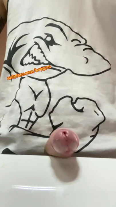 Büyük yarağım elsiz boşalıyor
