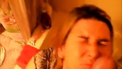 Seksi amatör sürtük bir yüz istiyor!