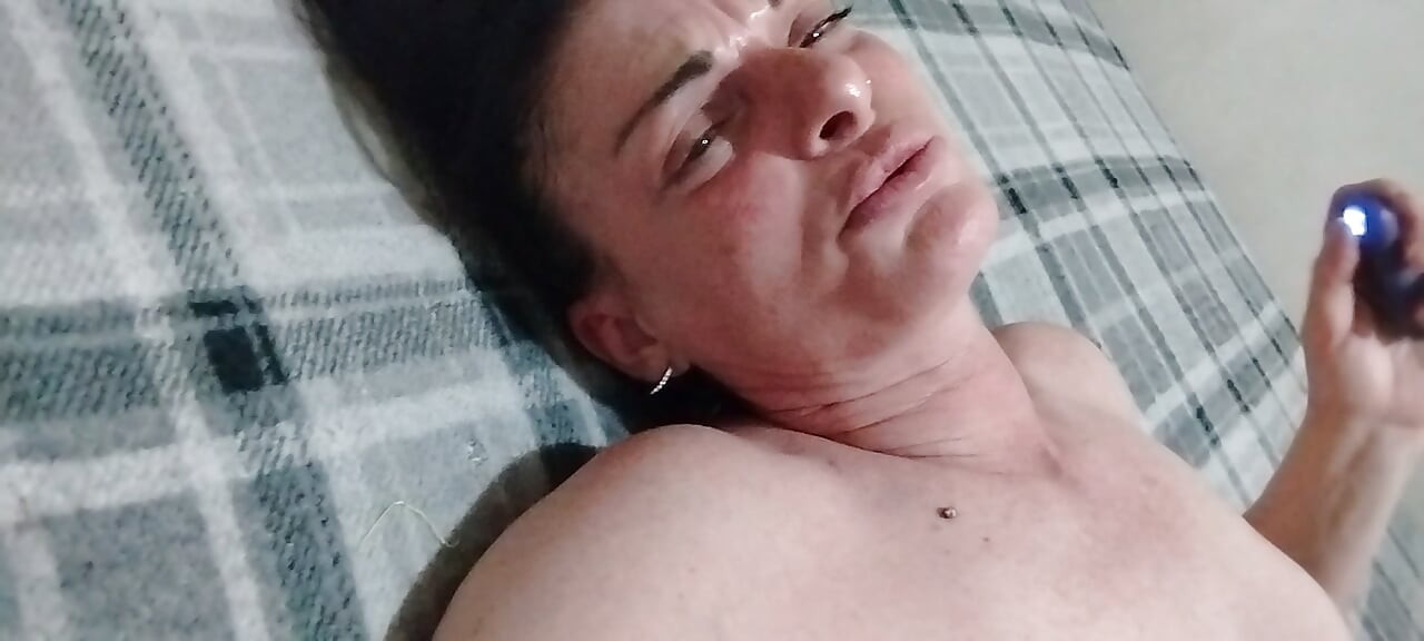 Bakış açısı seksi minyon orta yaşlı seksi kadın sikiliyor