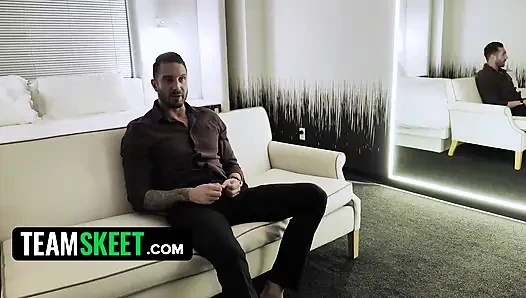 Lilly Hall ile gece geç saatlerde - telefon çaldığında kıyafetler çıkıyor