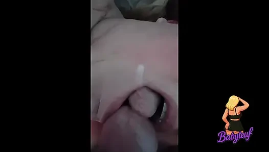 Orta yaşlı seksi kadın 60 yaşındaki üvey anne yarak emiyor ve döl yutuyor