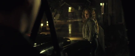 Emilia clarke şüphe uyandırıyor