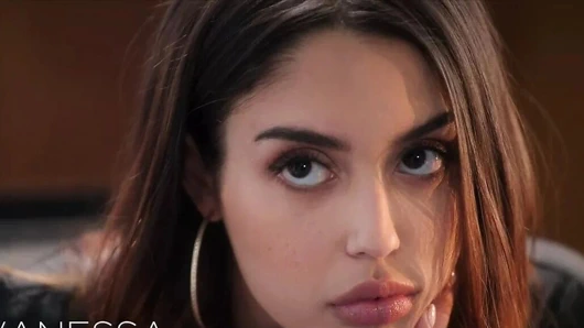 Tushy anal takıntılı vanessa sıcak iş arkadaşı Oliver'ı baştan çıkarıyor