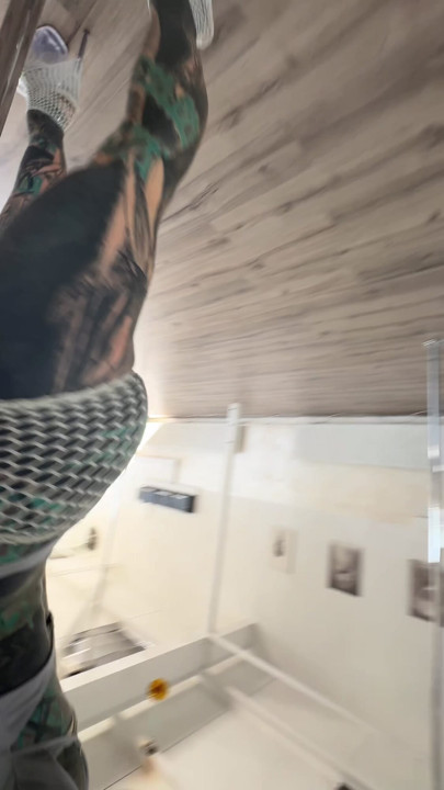Hi  I love to dance for you. Do you wanna see it and even more? Follow me now!