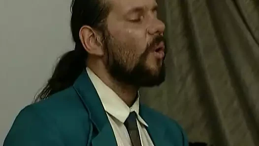 iki busty alman babes paylaşım bir Sabit ve yüklü penis