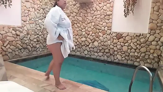 Fışkırtma içinde the havuz