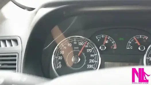 Kırmızı pompalarla dönerken, sürüşte ve pedalla pompalama