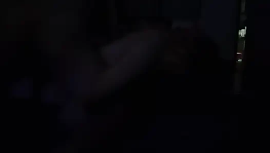 Dr9nk arkadaşım kendi evinde sikiliyor