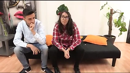 Veronica, 22 yaşında. youtuber porno yapmak istiyor