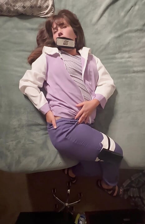 Hinata edepsiz bir sürtük