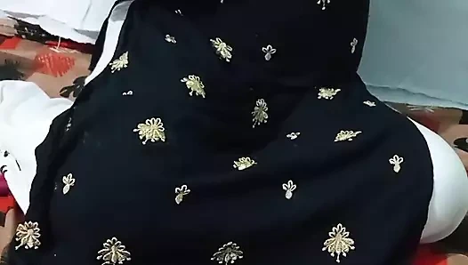 Hintli kız amını emiyor