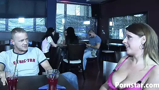 Büyük memeli ateşli madison peet sert parmaklanıyor