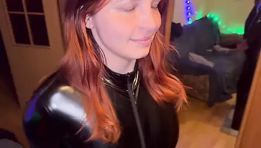 Lateks içinde krem şanti ile dilleme bakış açısı (özel video)