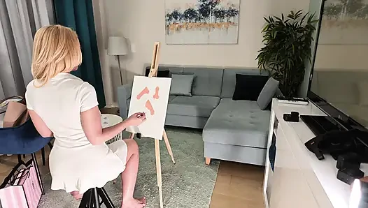 Büyük memeli büyük göt doğal en ateşli sarışın ressam bir yarak hayal ediyor ve onunla oynaması için küçük bir yarak ortaya çıkıyor