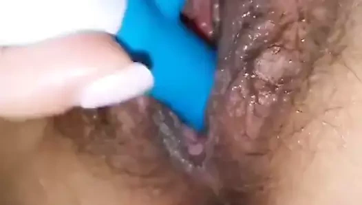 Kıllı milf mastürbasyon ile oyuncak ve var orgazm