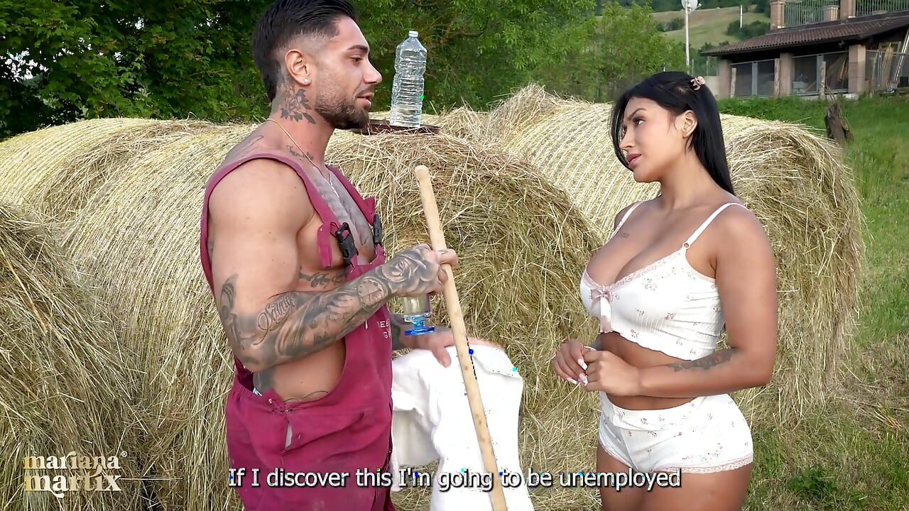 Latin gavat kocası gelmeden önce açık havada çiftçisini sikiyor - Mariana Martix ve Dandy Love