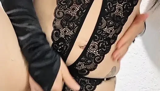 Gün boyunca oynuyor