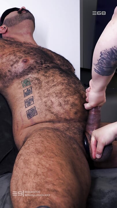 Guy 68 - daddylobovanxxx ve son zamanlarda büyük yarağıyla oynama fırsatı buldu