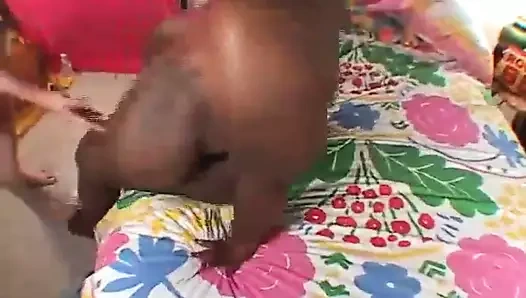 Sadece yükünü büyük siyah bedenime bırak