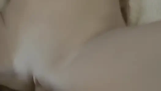 Sicak Kiz Penisini Emiyor Ve Islak Vajinasini Aliyor