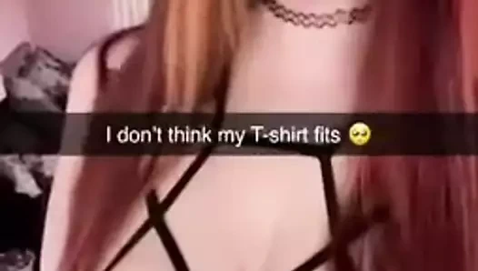 Onun gömleği çok yakışmış