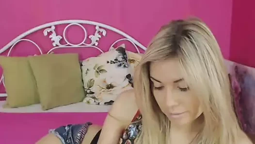 Dik güzel bebek seviyor mastürbasyon gösteri