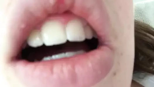Tatlı tatlı ağız ve dişler