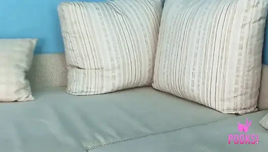 Sıska Felicity götünü açık bırakıyor!