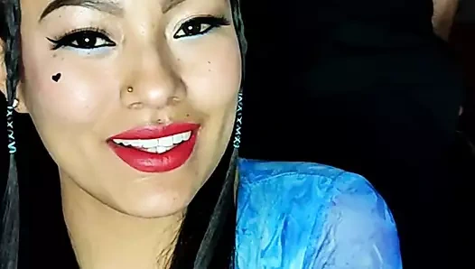 Çok iyi yaraklı bir yabancıya yılın ilk amatör oral seksi.