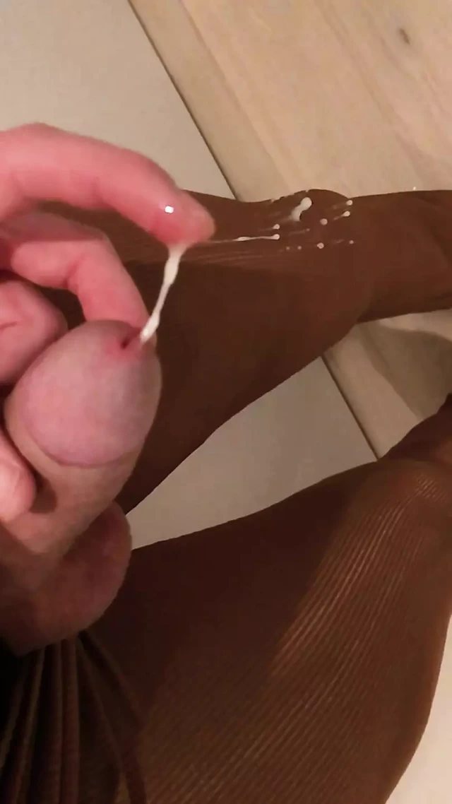 Dar streç pantolonlara boşalma