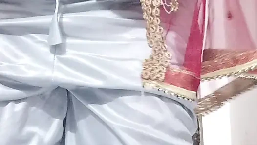 Randi bhabhi chudi salesman se