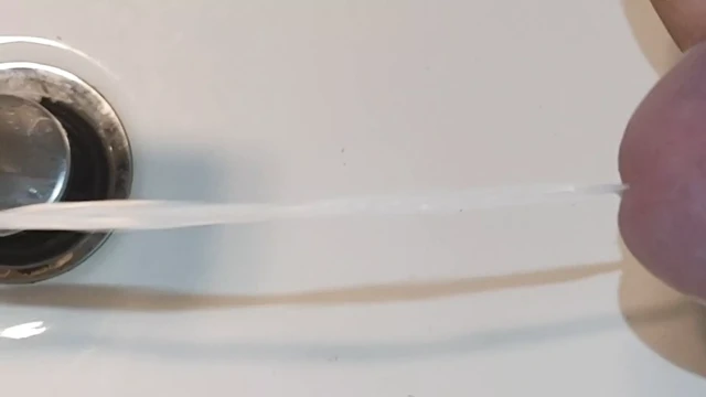 Büyük başlı yaraklı Alman baba banyoda boşalma derlemesi