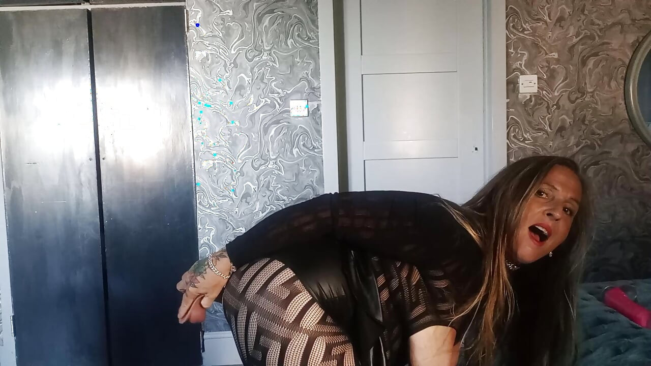 Anal oyuncak aksiyon ve fışkırtma