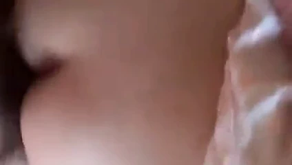 bana sıcak bir alt sissy yapıyor