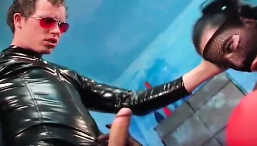 İnanılmaz sıcak ve sapıkça anal seksle dolu bir video