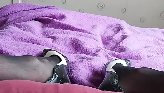 Sihirli değnek ile minik klitoris sissygasm