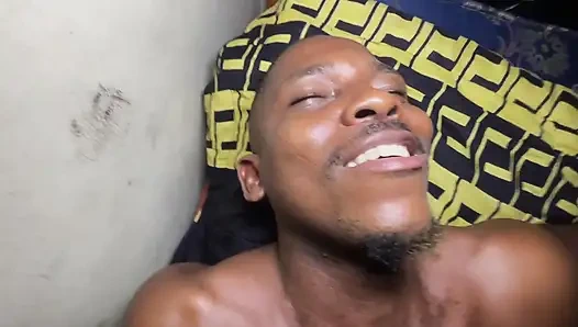 Eski okul erkek arkadaşımla kart oynuyorum